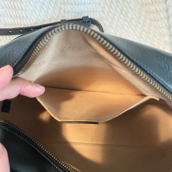 🚫SOLD🚫 Gucci Crossbody - Picture 6 of 16